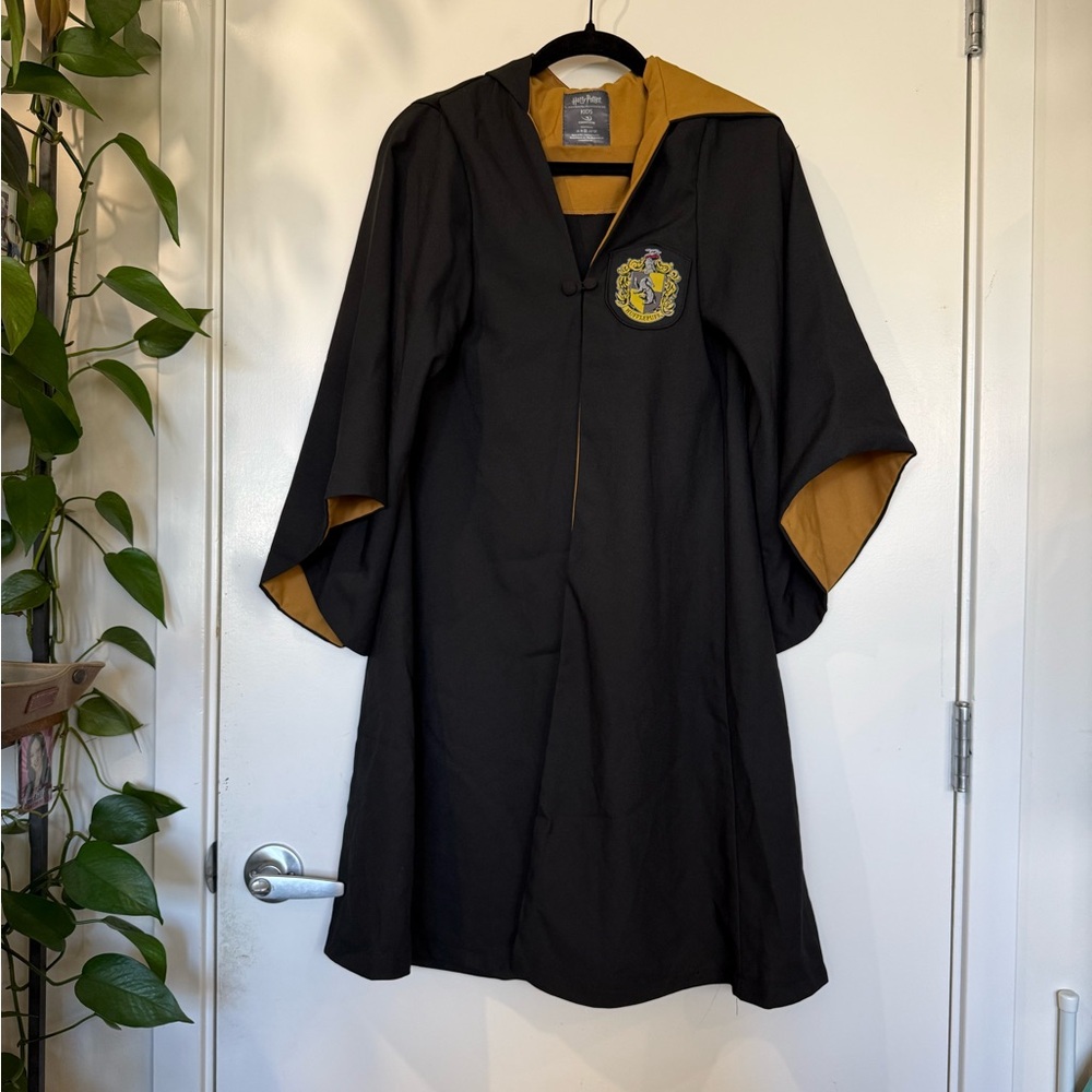Warner Bros. Harry Potter Kids Robe in Black and Gold